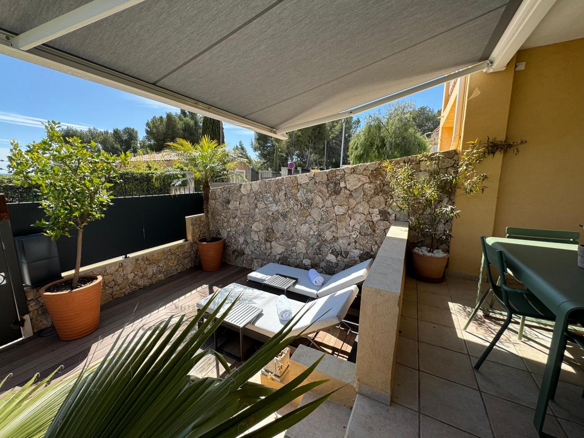 Confortable T2 Vue Mer Avec Terrasse Amenagee Et Parking Prive, Plage Et Port A Pied Sanary-sur-Mer Exteriör bild