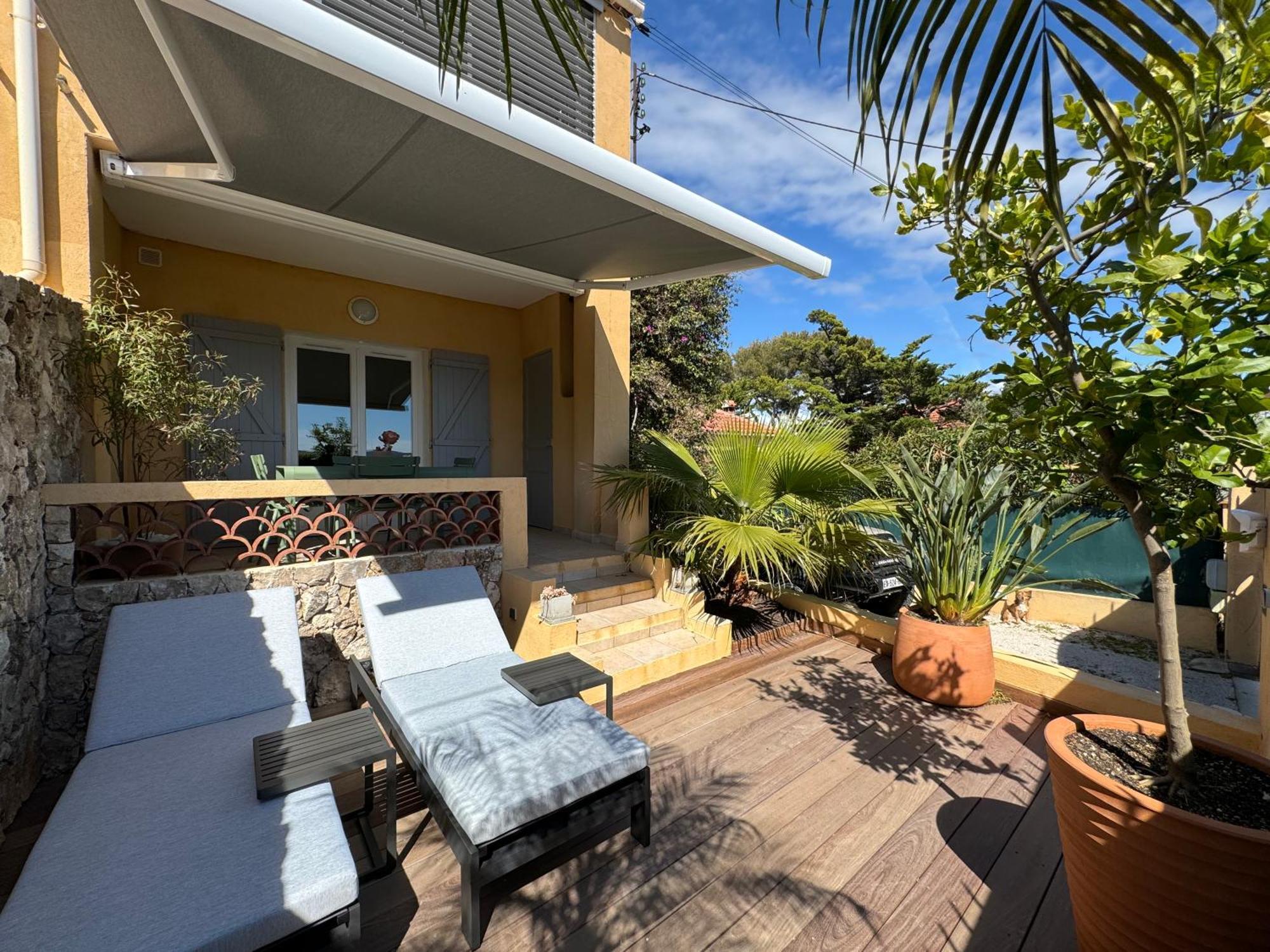 Confortable T2 Vue Mer Avec Terrasse Amenagee Et Parking Prive, Plage Et Port A Pied Sanary-sur-Mer Exteriör bild