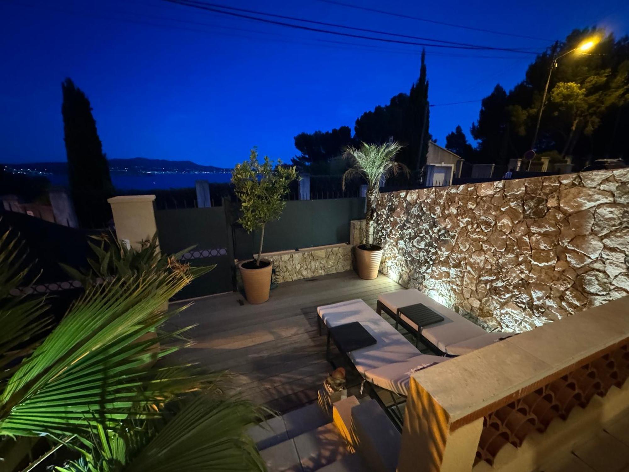 Confortable T2 Vue Mer Avec Terrasse Amenagee Et Parking Prive, Plage Et Port A Pied Sanary-sur-Mer Exteriör bild